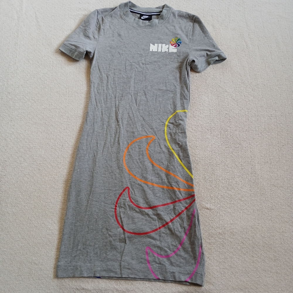 nike ♡ pinwheel logo cotton dress xs gray rainbow athleisure sporty sporty